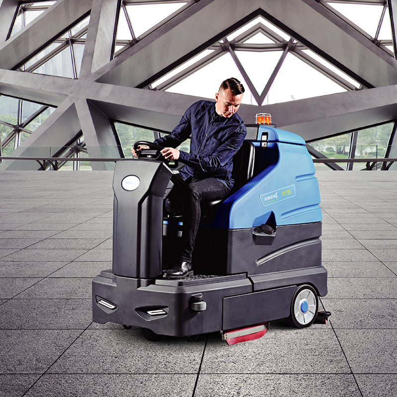 倉庫地面清洗，使用駕駛式洗地機(jī)效率高潔凈強(qiáng)