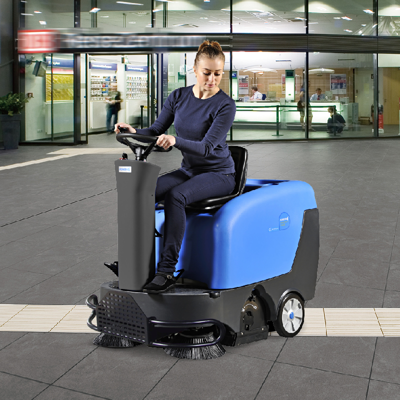 電動(dòng)掃地車(chē)的優(yōu)勢(shì)具體體現(xiàn)在哪些方面？