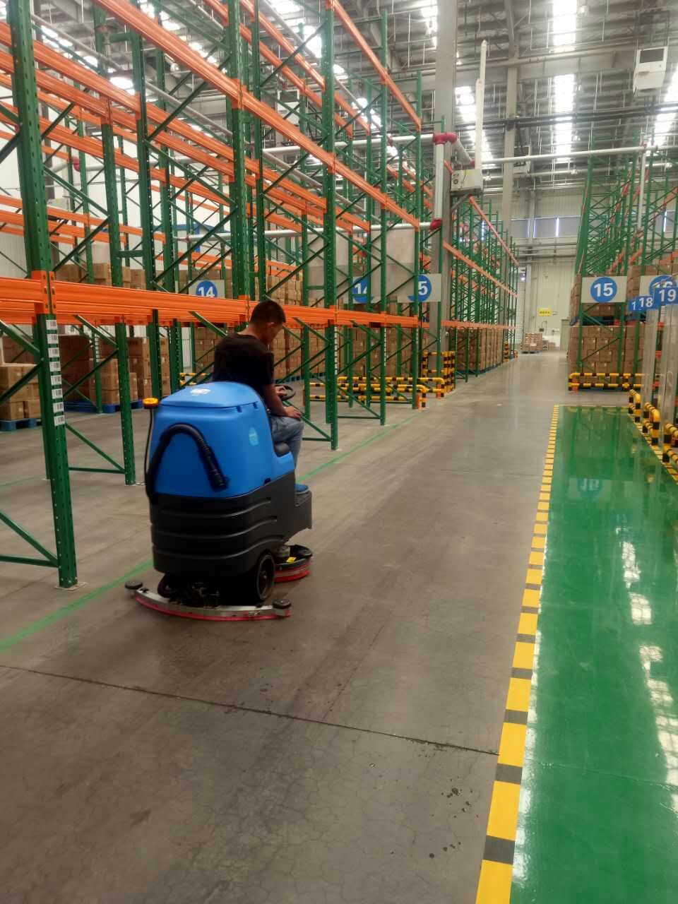 容恩洗地機(jī)廠家論：全自動洗地機(jī)對保潔行業(yè)的改變