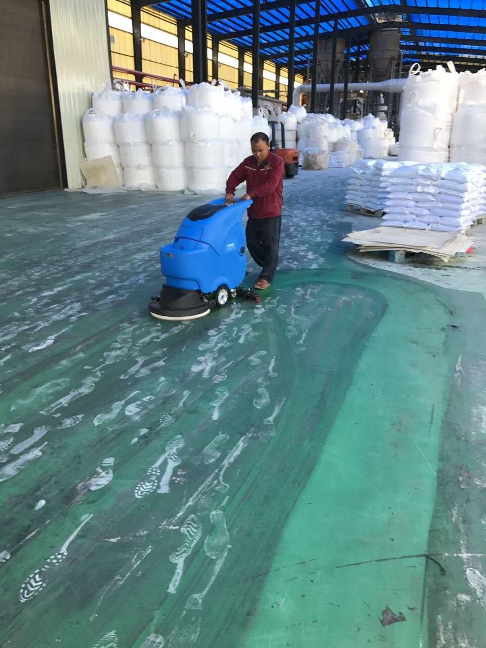 半自動(dòng)洗地機(jī)多少錢?