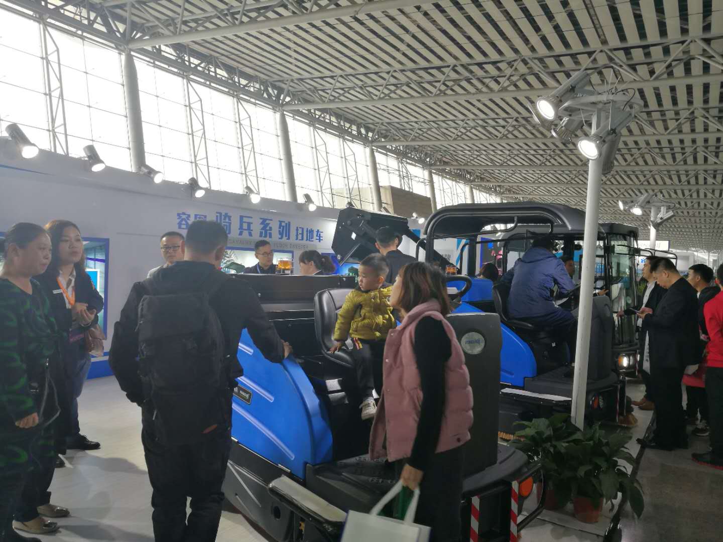 騎兵系列，領(lǐng)銜掃地車新風尚