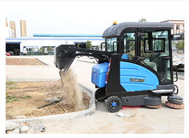 電動(dòng)駕駛式掃地車的使用成本分析！