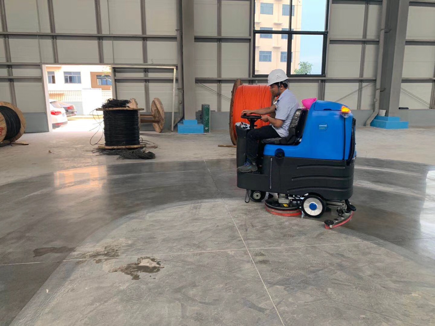 自動洗地機(jī)為車站清潔做出了哪些貢獻(xiàn)？