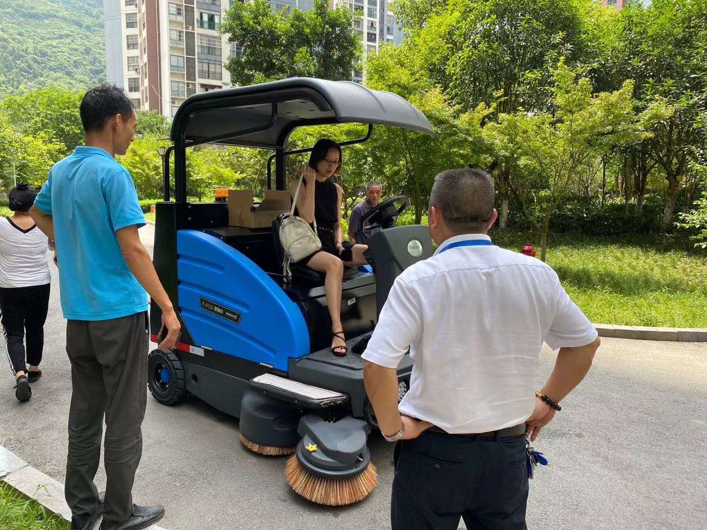 為什么要買掃地車？
