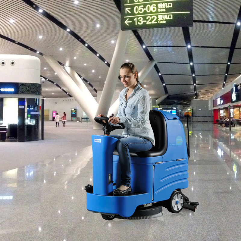 在中國(guó)全自動(dòng)洗地車(chē)已經(jīng)受到越來(lái)越多的人歡迎