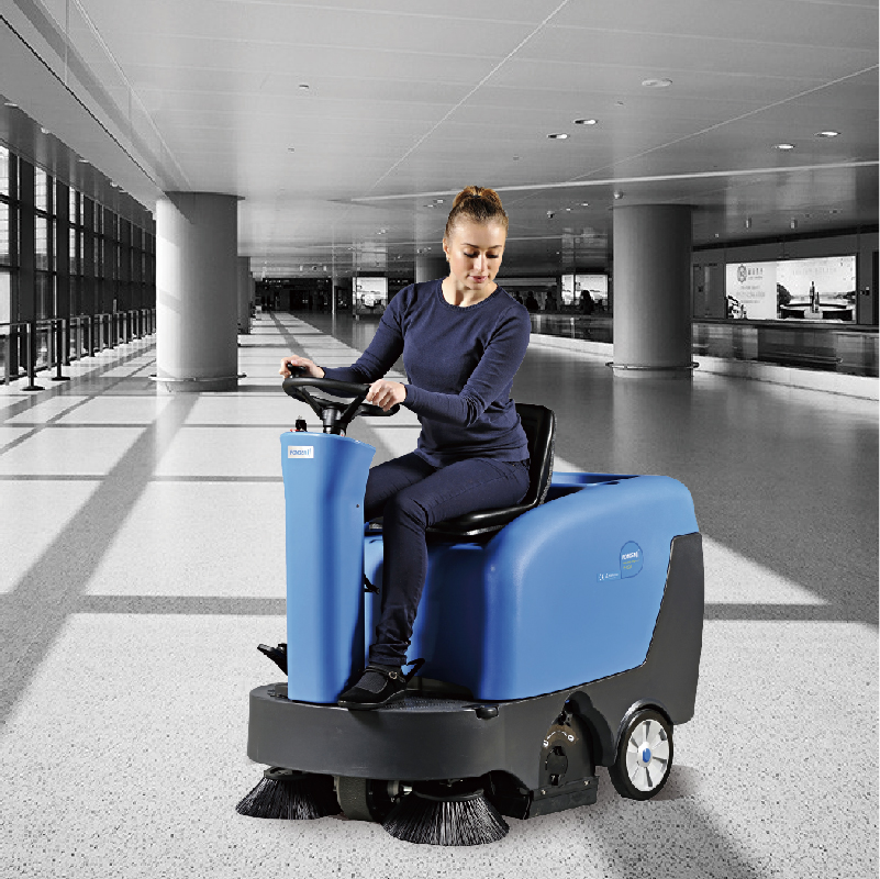 洗地機(jī)不同場(chǎng)合使用不同型號(hào)