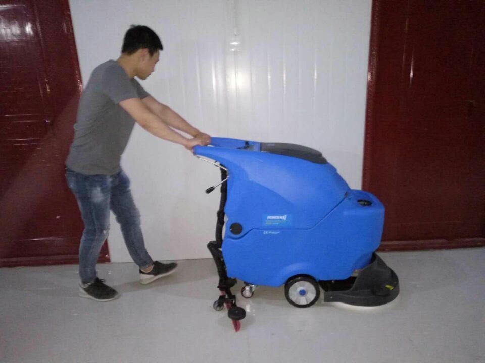 購(gòu)買洗地機(jī)時(shí)必須知道的基礎(chǔ)知識(shí)