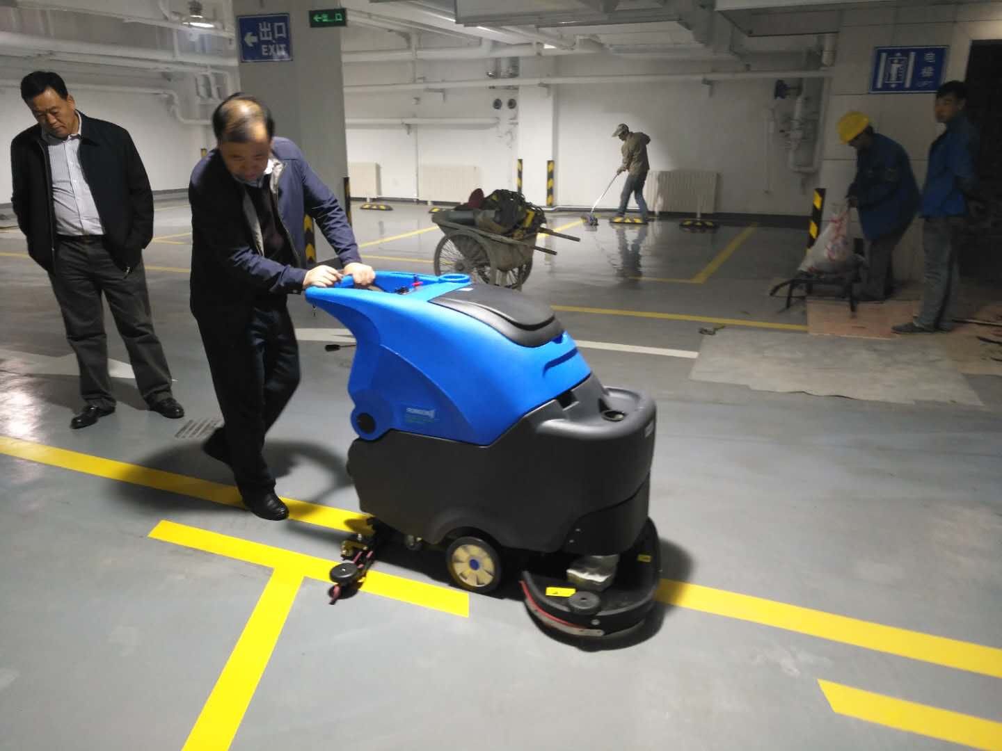 全自動洗地機操作維護注意事項！