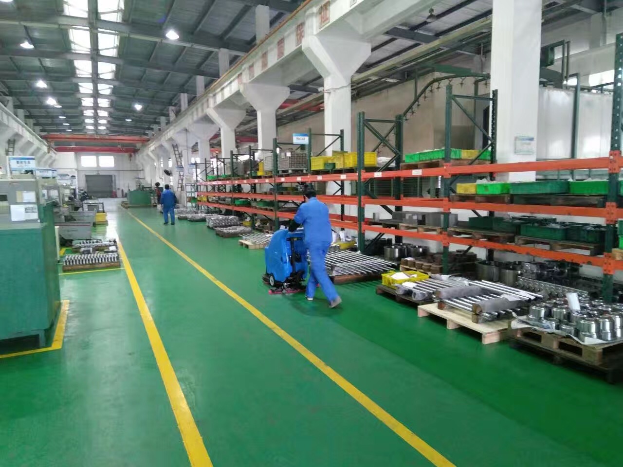 工廠全自動洗地機日常使用注意事項