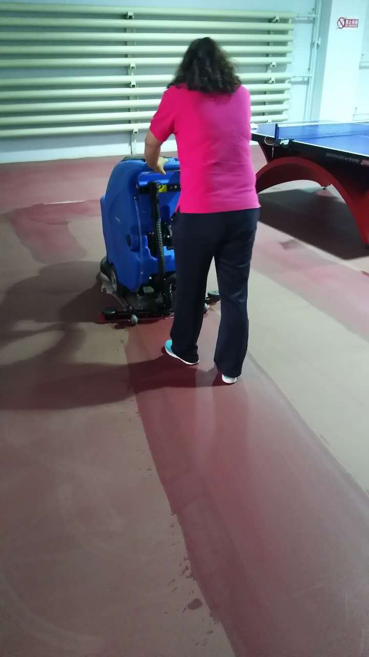 洗地機(jī)清潔--快樂(lè)清潔新模式