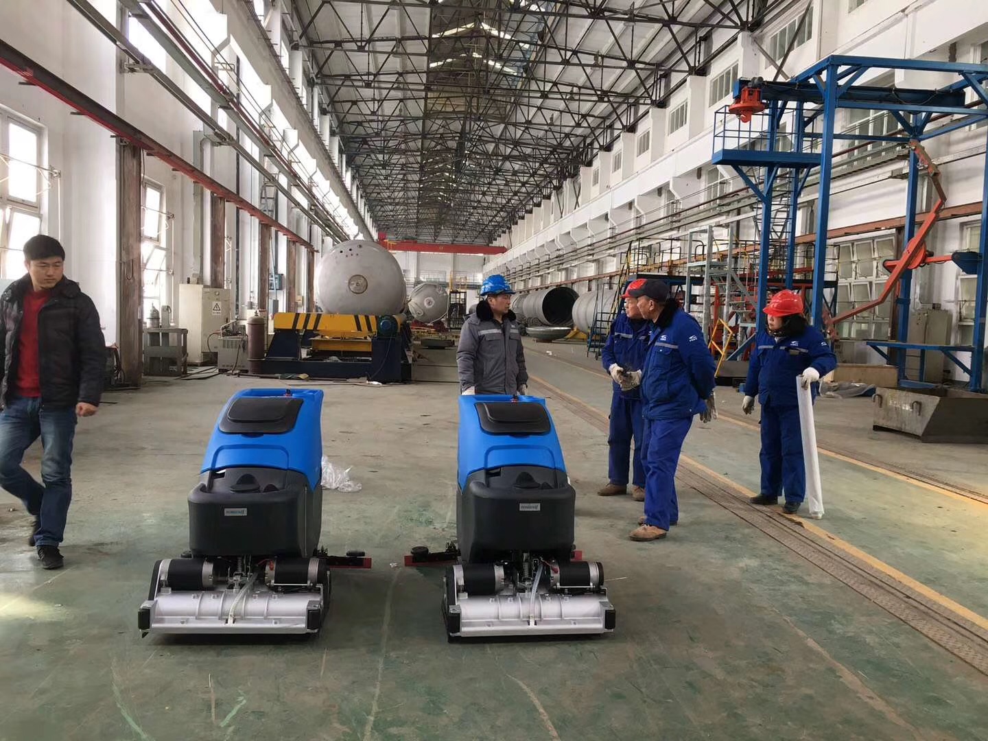 車間地面清潔就用容恩全自動洗地機(jī)